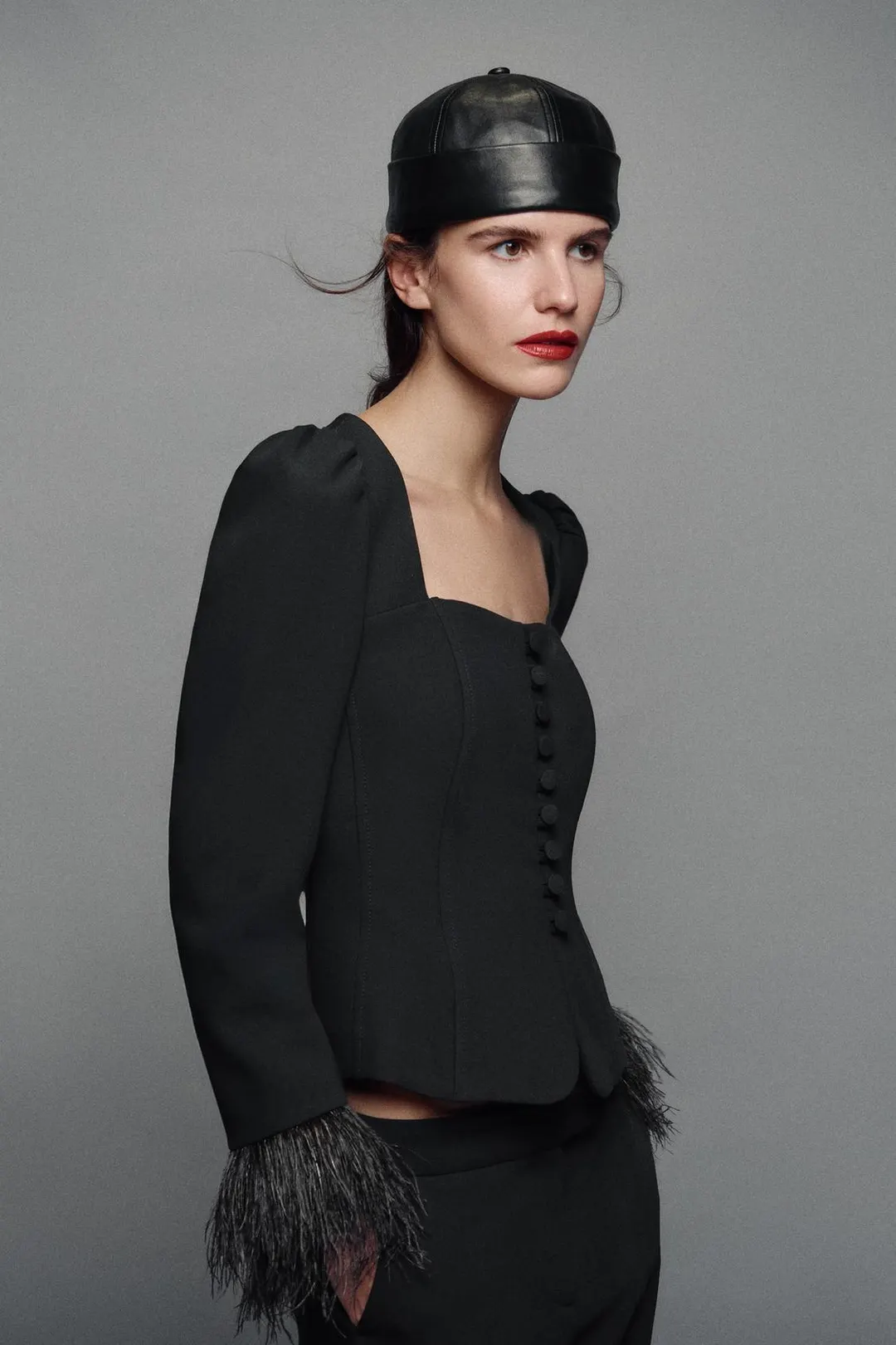 Блейзер с перьями на манжетах, Zara