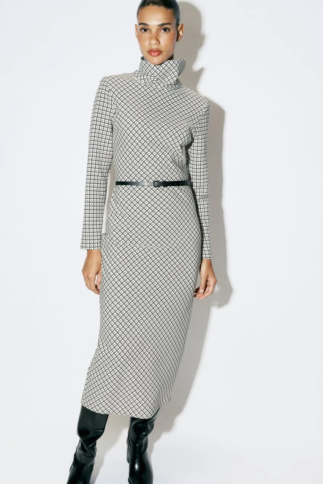 Длинное платье с принтом и поясом, Zara