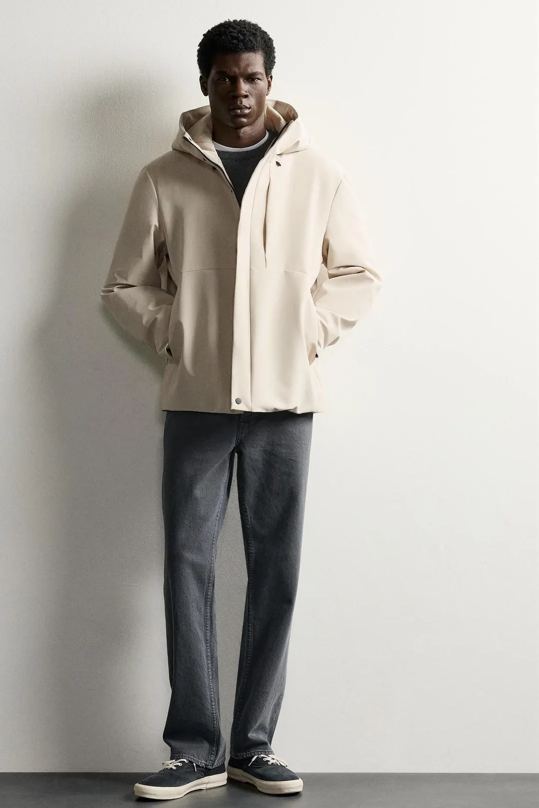 Куртка с капюшоном из водоотталкивающей технологичной ткани, Zara
