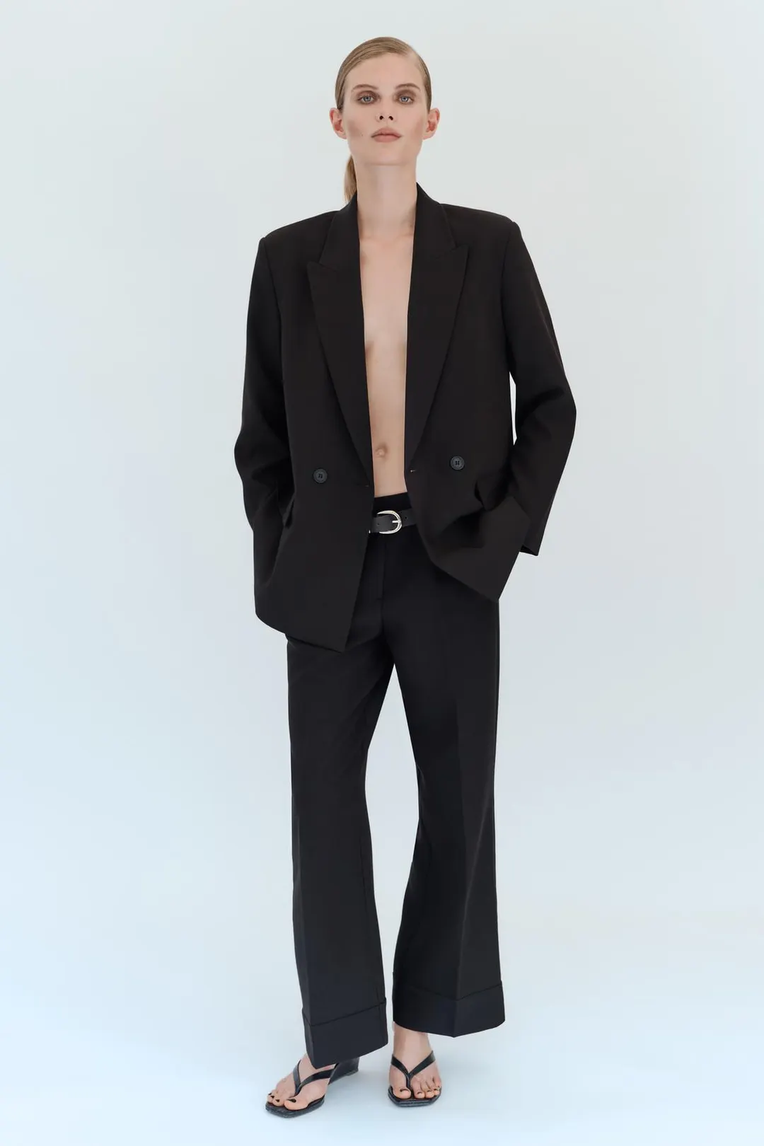 Брюки с поясом и отворотами, Zara