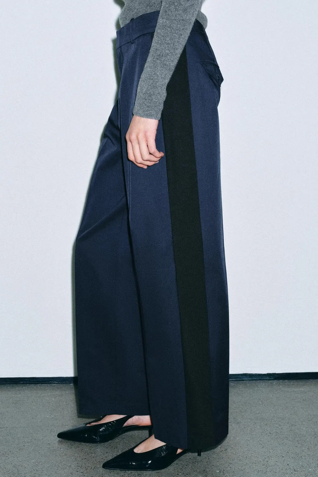 Брюки ZW Collection с контрастными лампасами, Zara