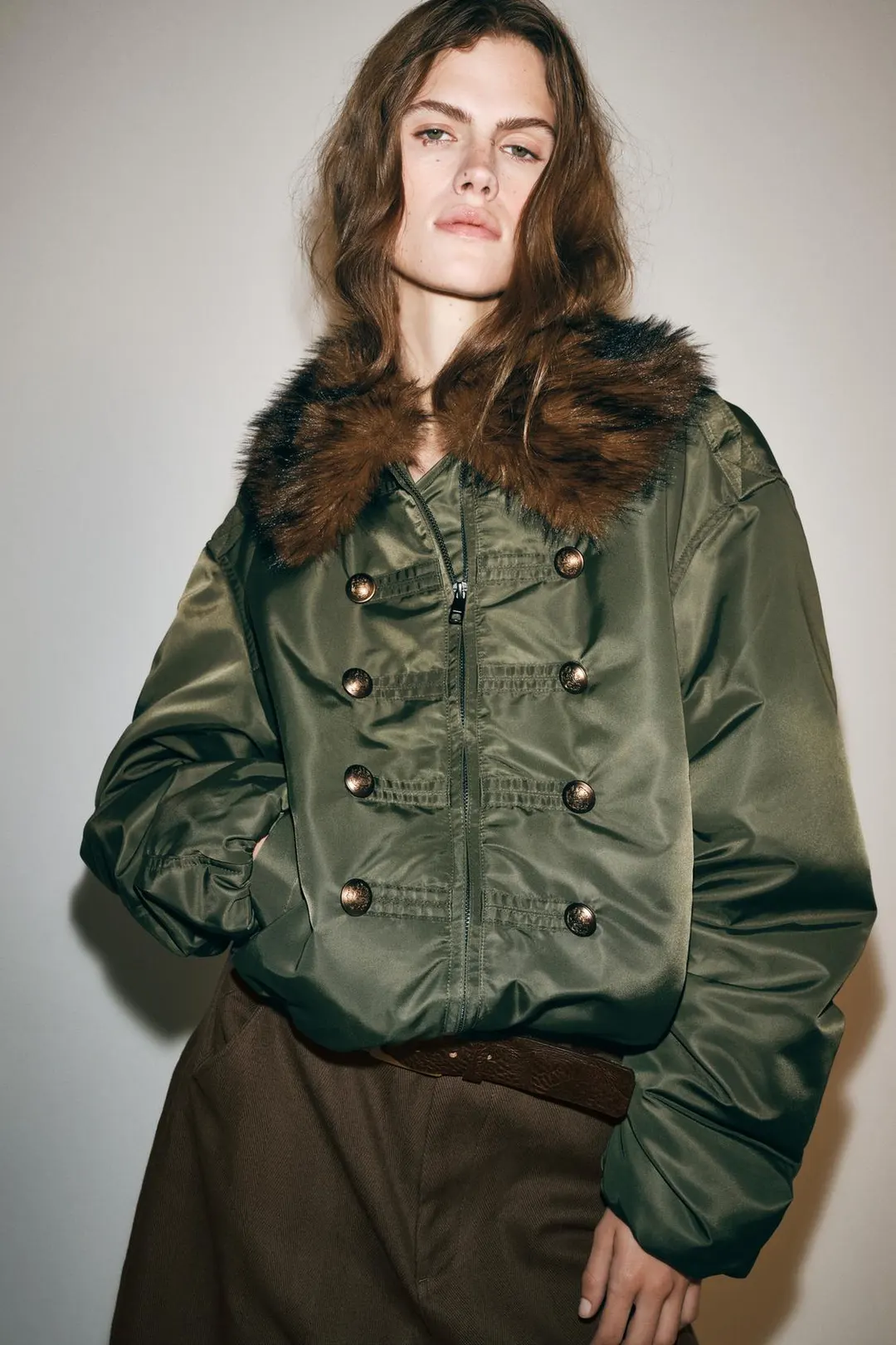 Нейлоновый бомбер с воротником из искусственного меха ZW Collection, Zara