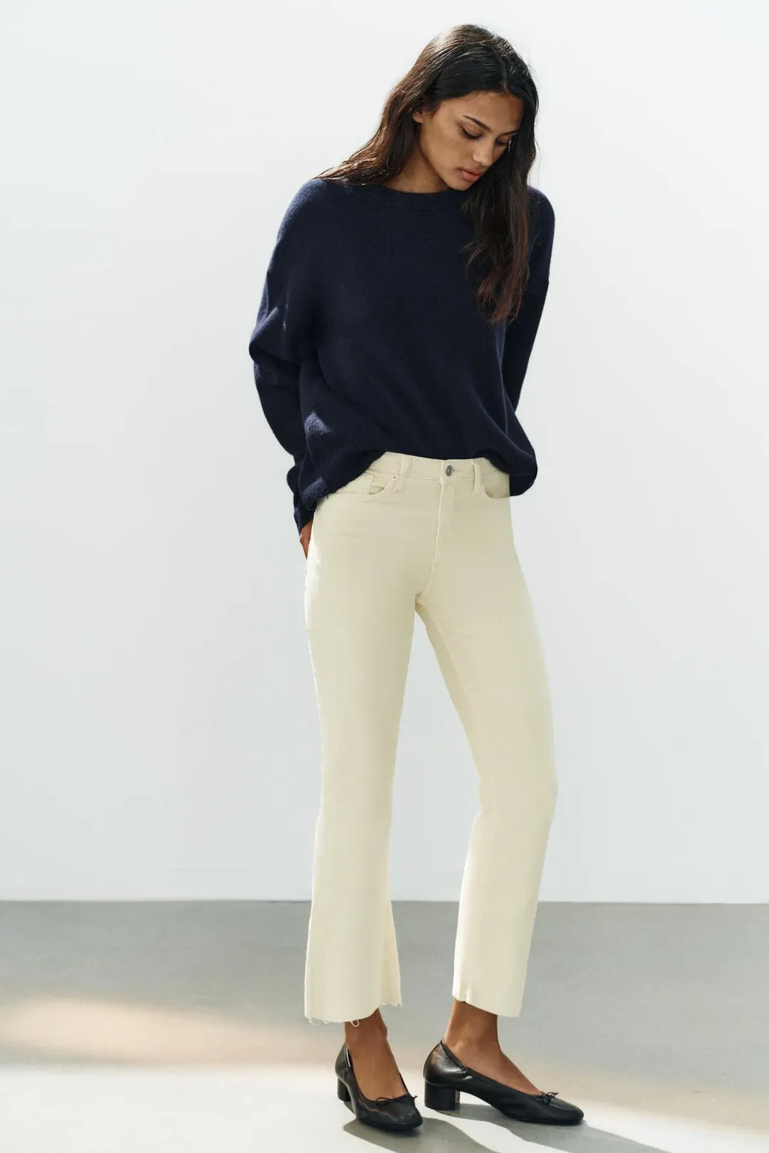 Укороченные вельветовые джинсы клеш с высокой посадкой TRF, Zara