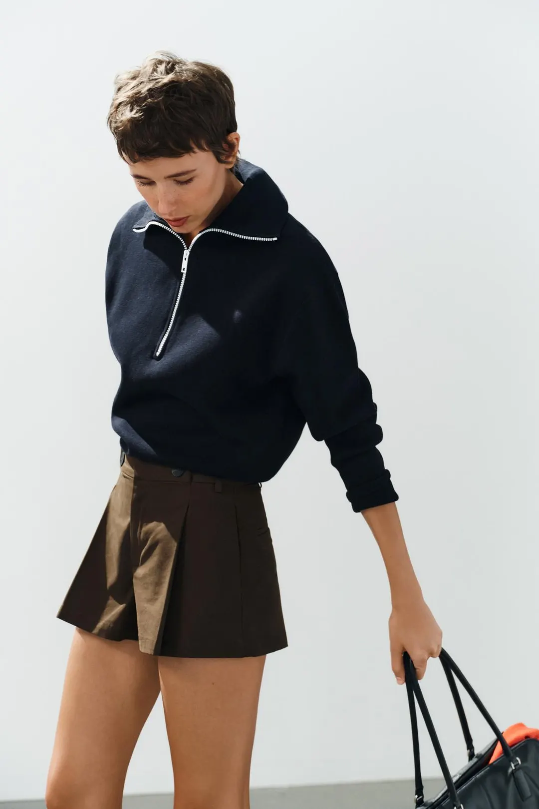 Шорты плиссированные с пуговицами, Zara