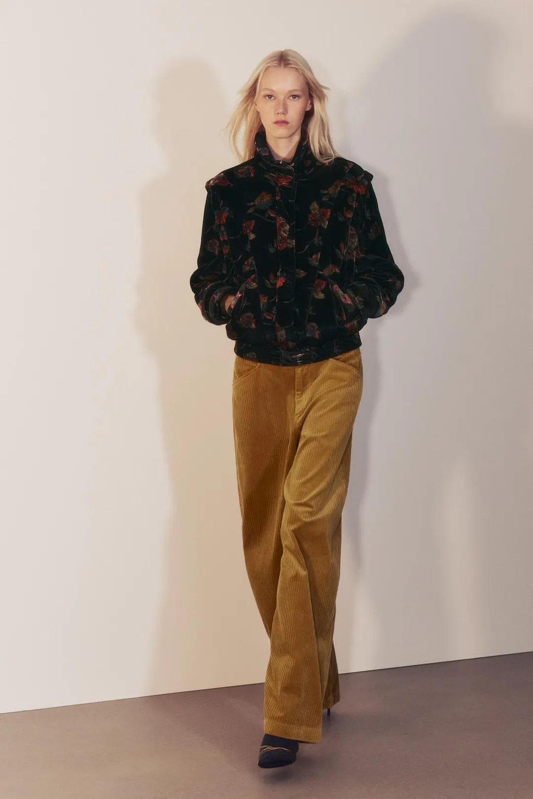 Бомбер из бархата с цветочным принтом ZW Collection, Zara