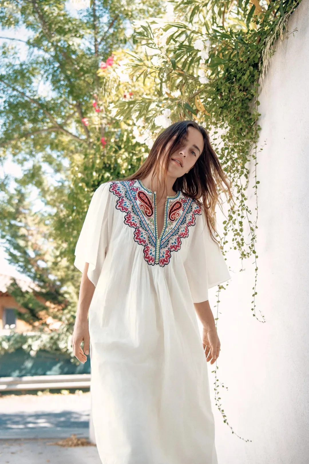 Платье миди с вышивкой ZW Collection, Zara