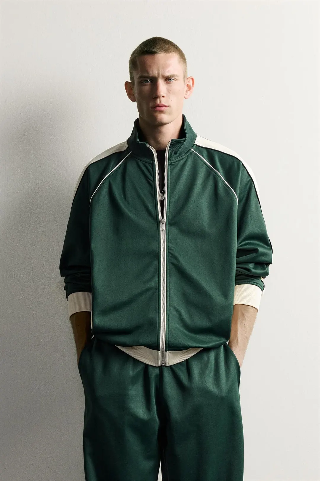 Ретро-олимпийка с контрастными полосами, Zara