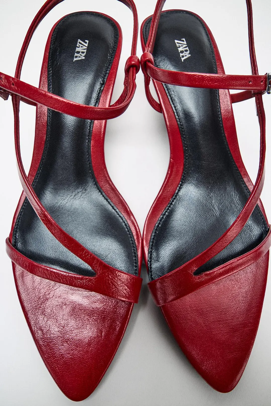Босоножки из кожи на каблуке kitten heel, Zara