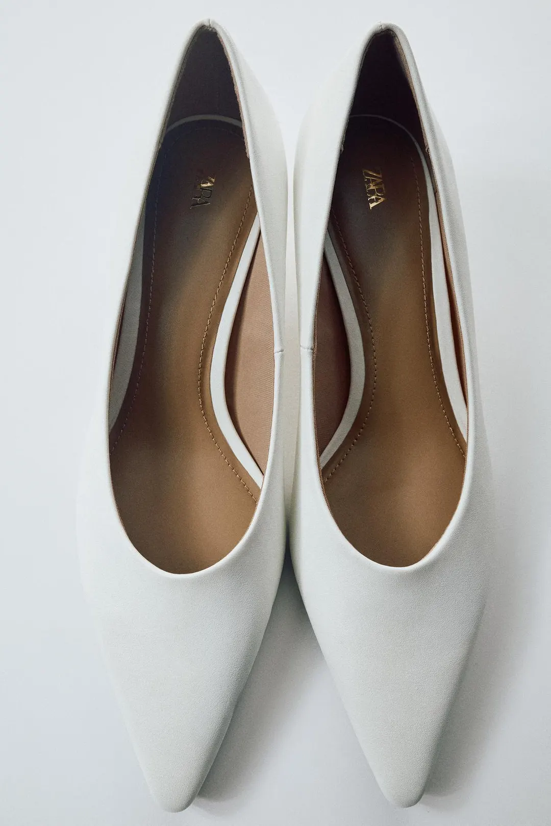 Остроносые туфли на каблуке kitten heel, Zara
