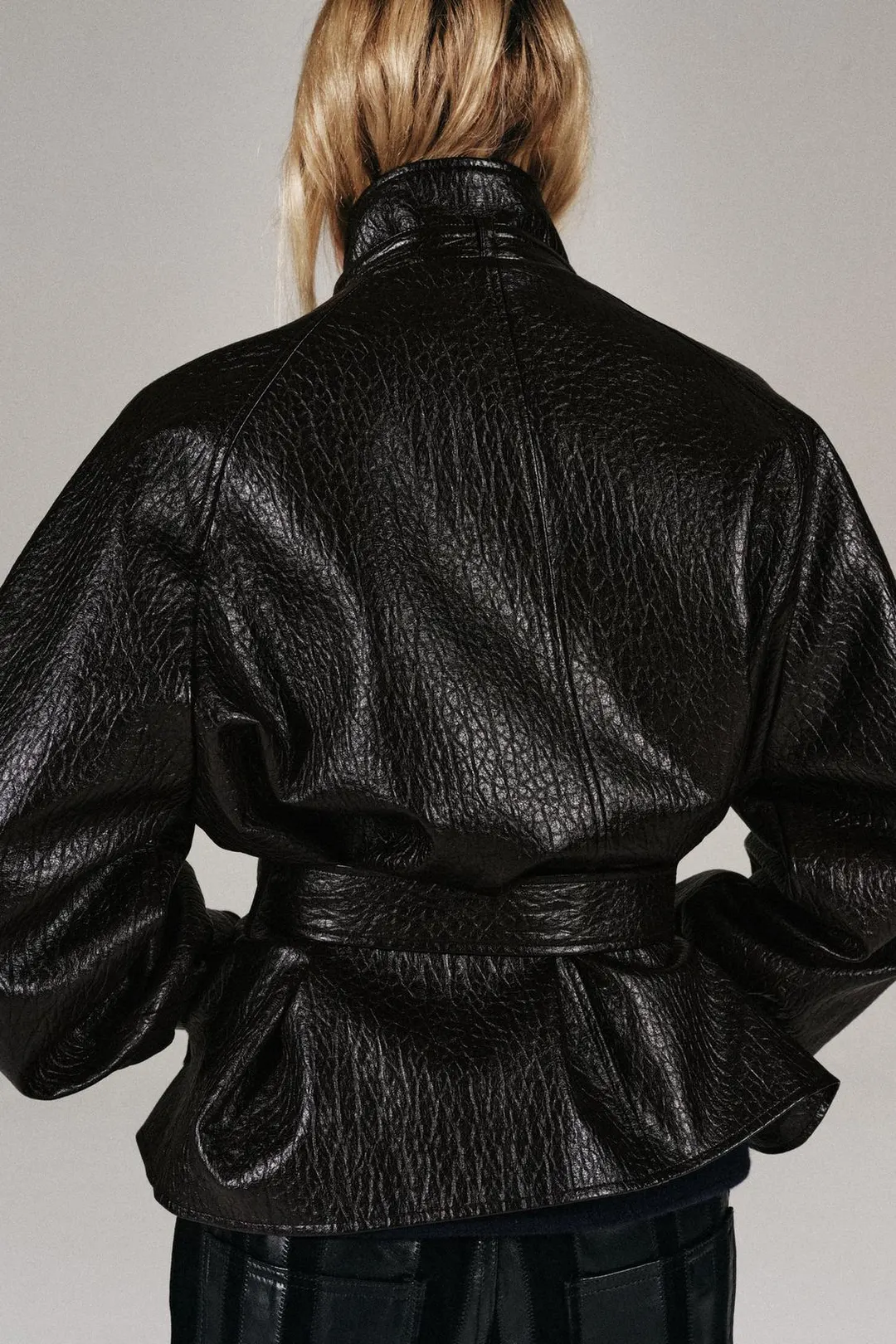 Куртка под кожу с поясом, Zara