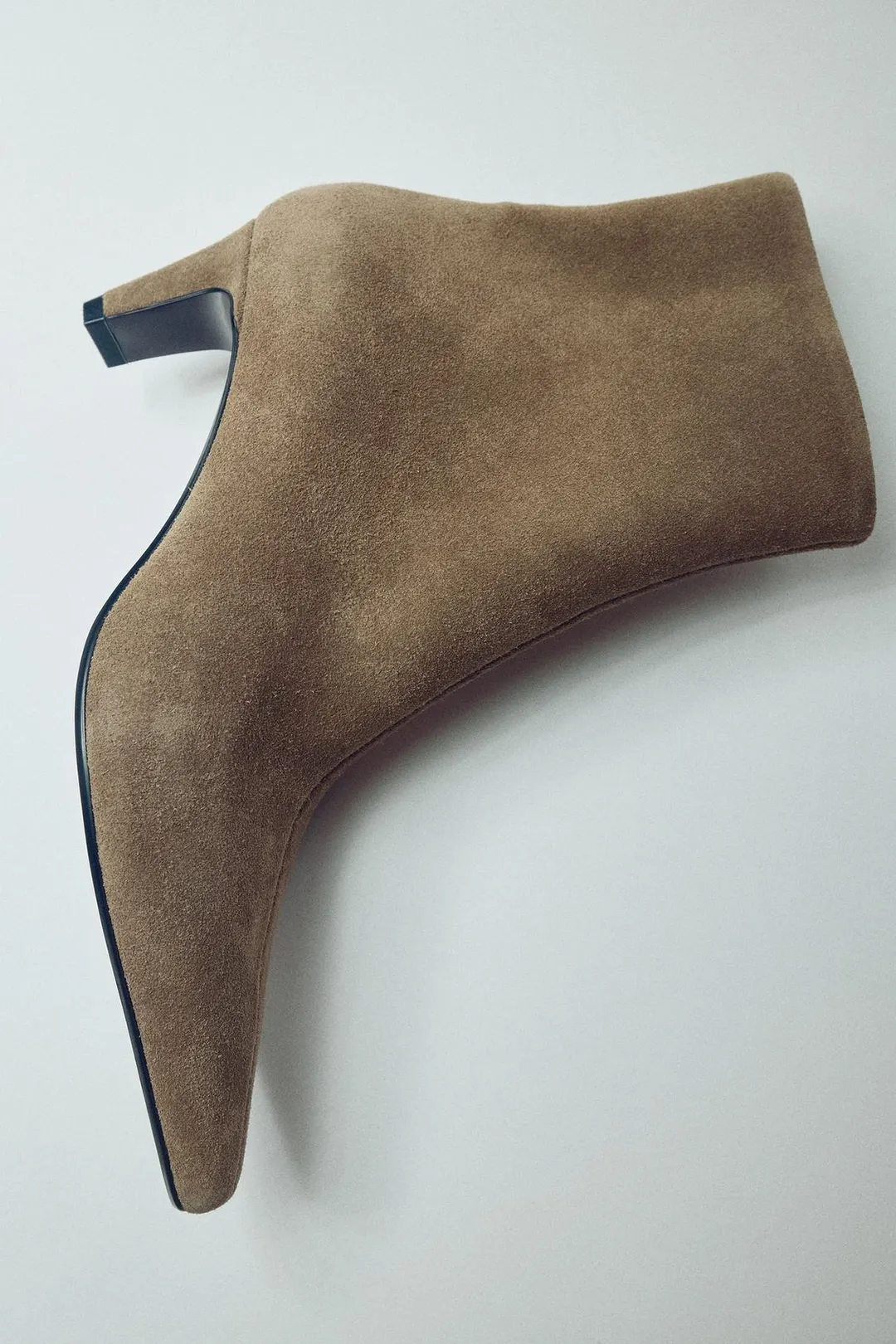 Ботильоны из спилка на каблуке kitten heel, Zara