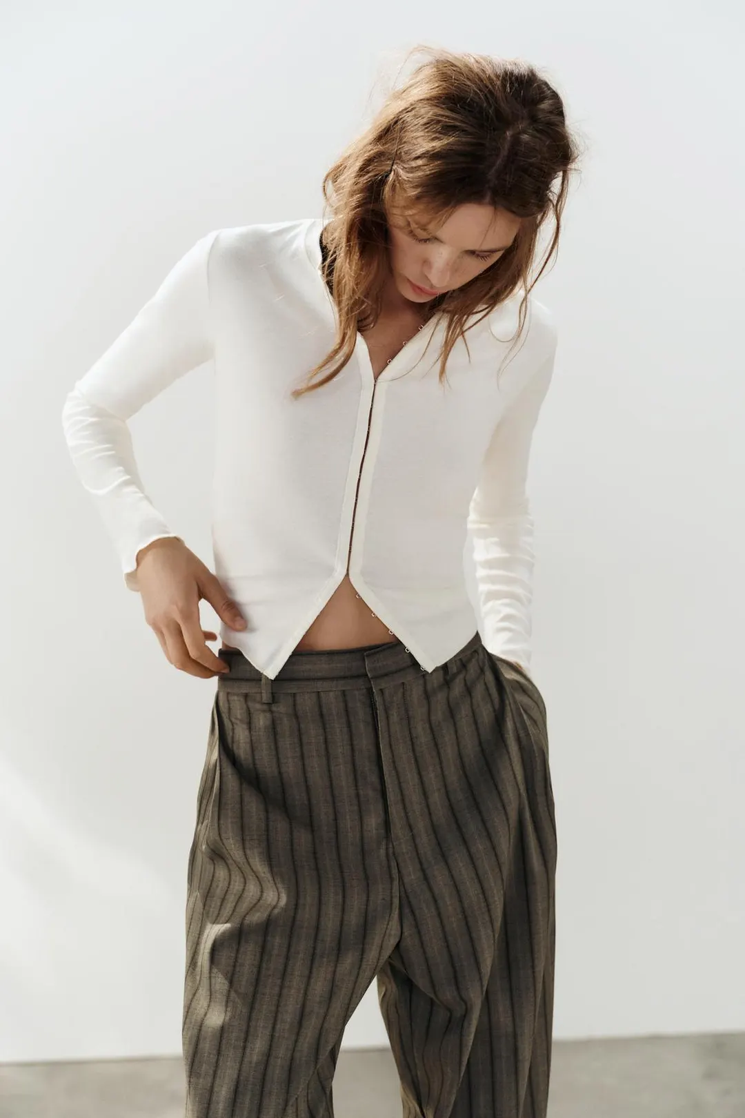Брюки в полоску со складками, Zara