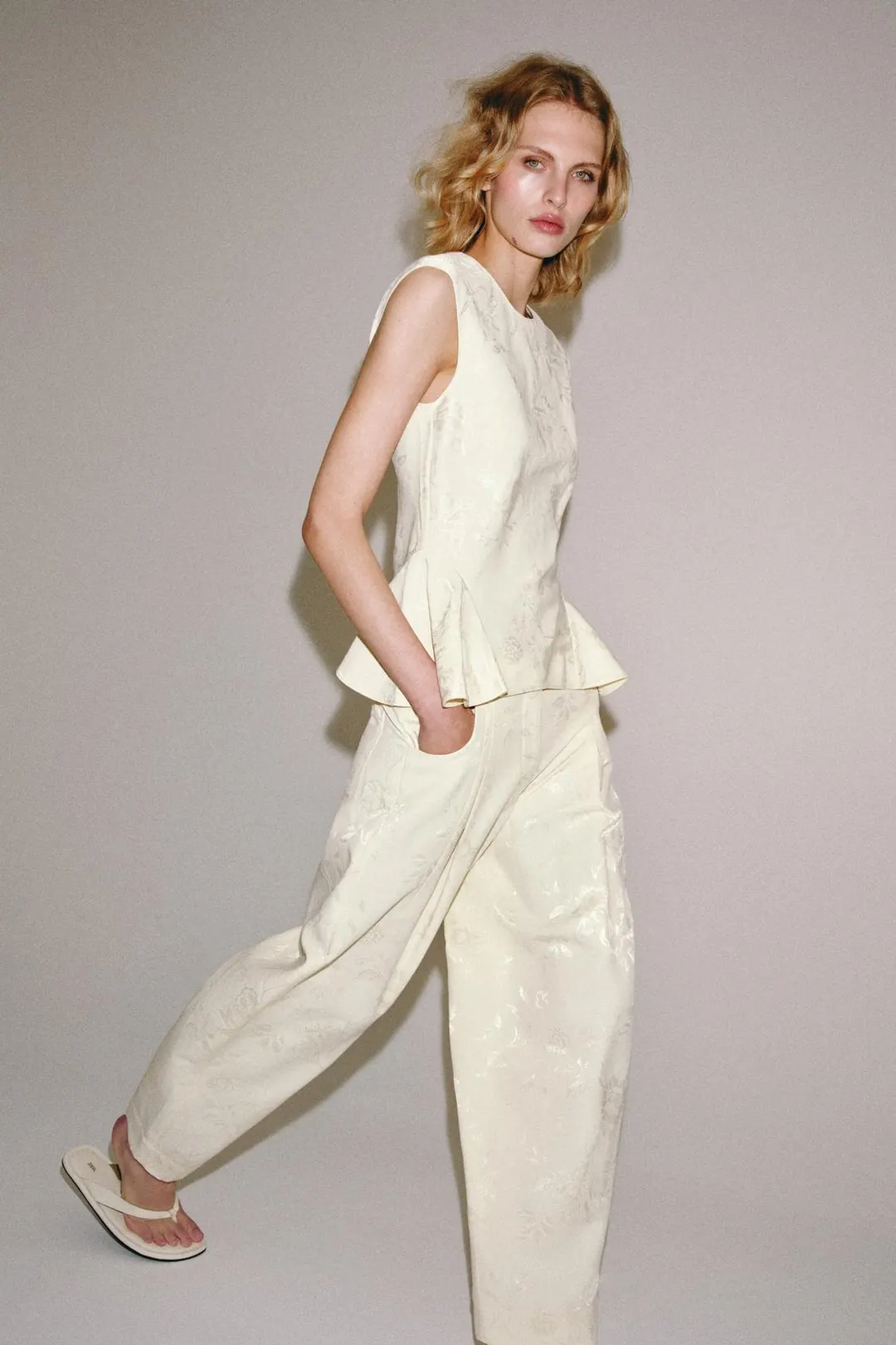 Жаккардовые брюки barrel ZW Collection, Zara