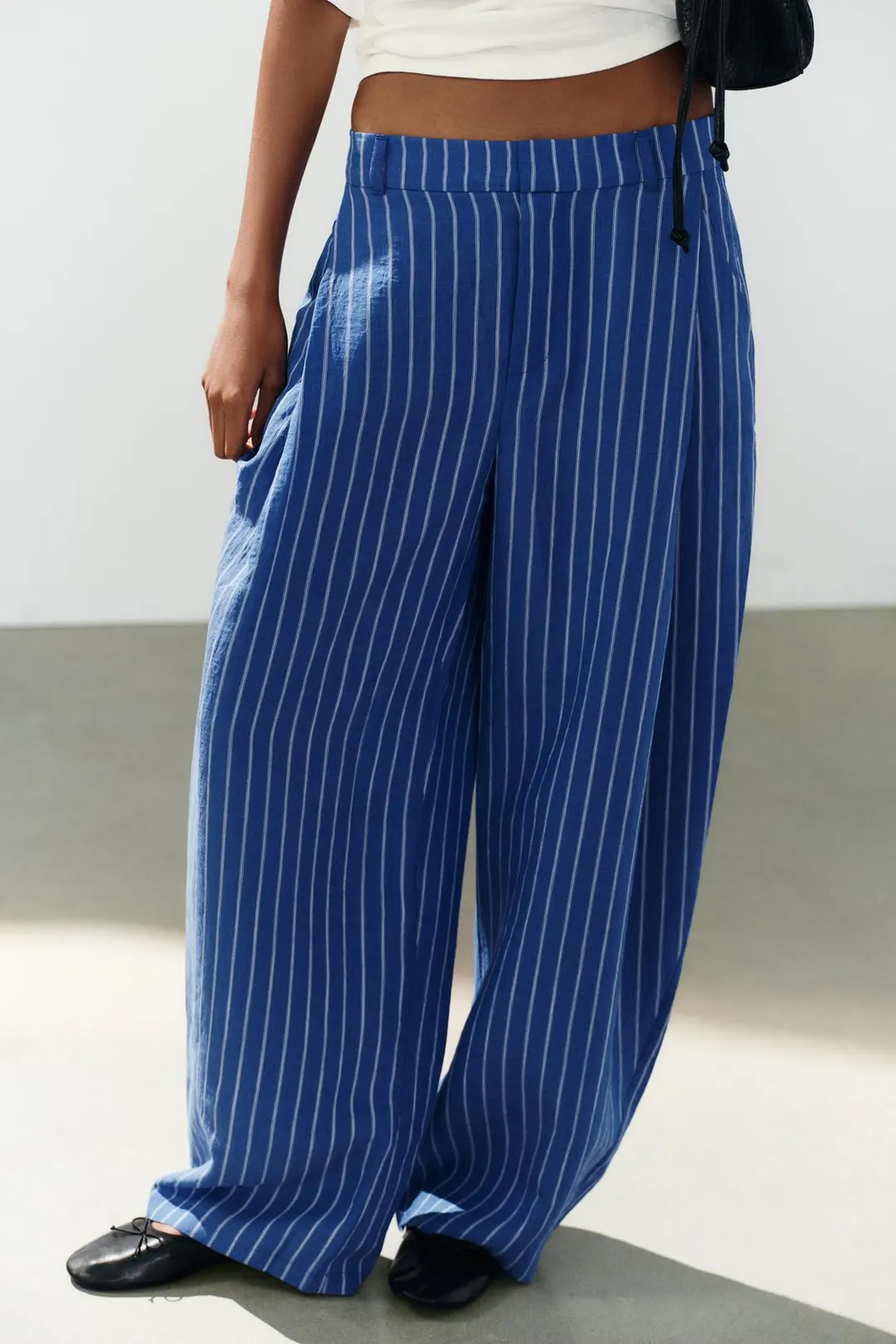 Струящиеся брюки со складками, Zara
