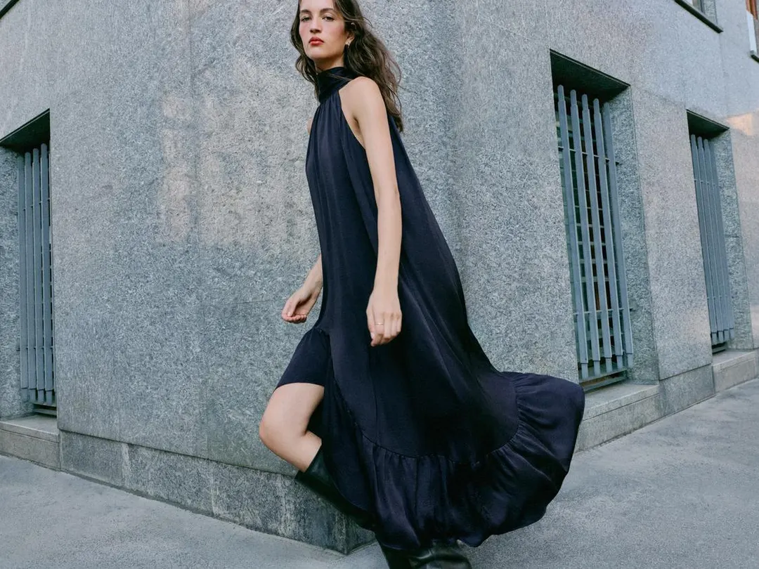 Платье миди с воротником халтер и оборкой по низу, Zara