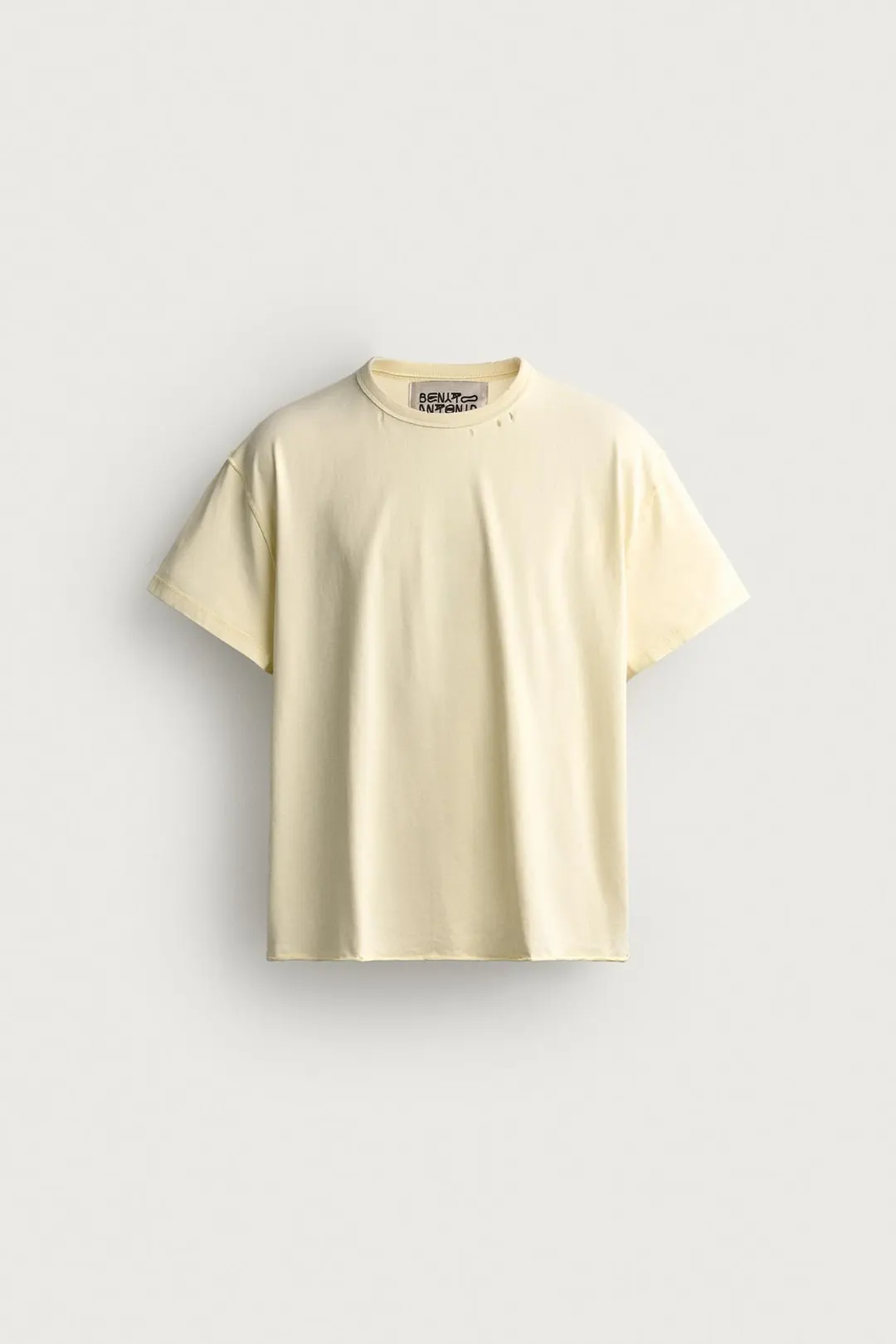 Футболка с эффектом вывернутых швов и вареной стирки, Zara