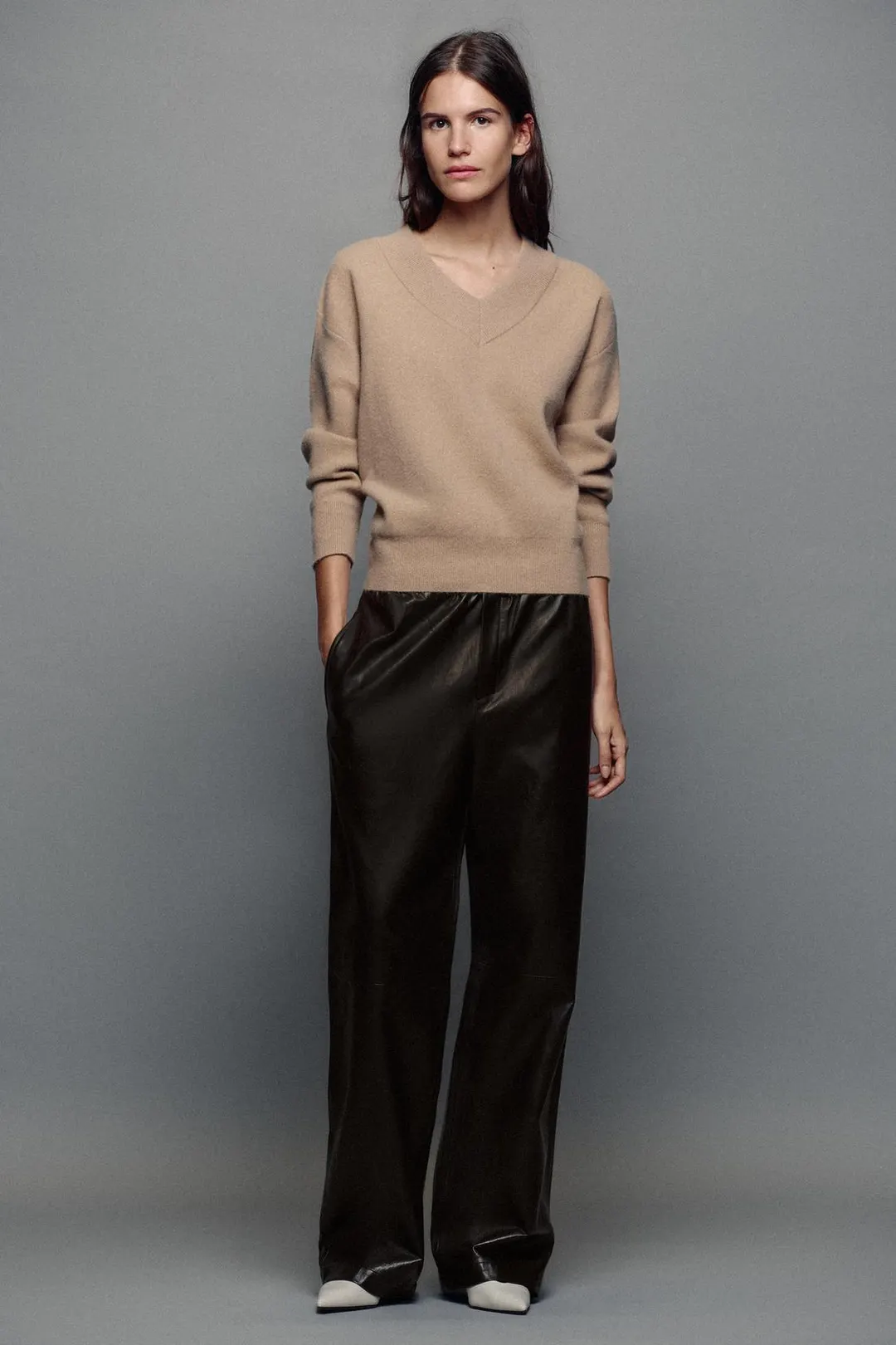 Брюки-джоггеры под кожу ZW Collection, Zara