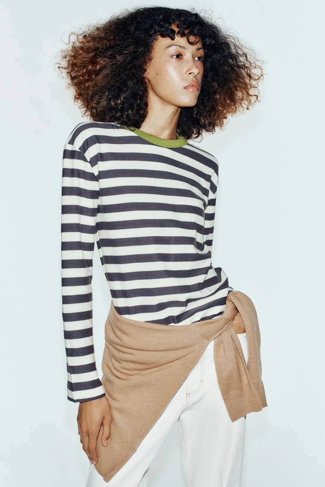 Футболка с полосатой горловиной, Zara