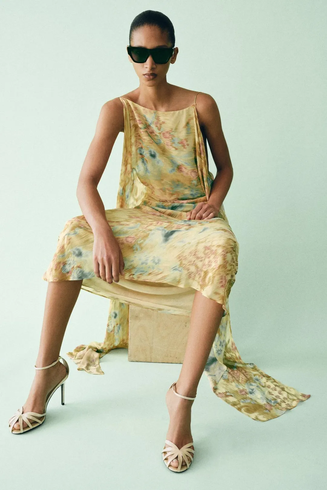 Босоножки на каблуке с ремешками, Zara