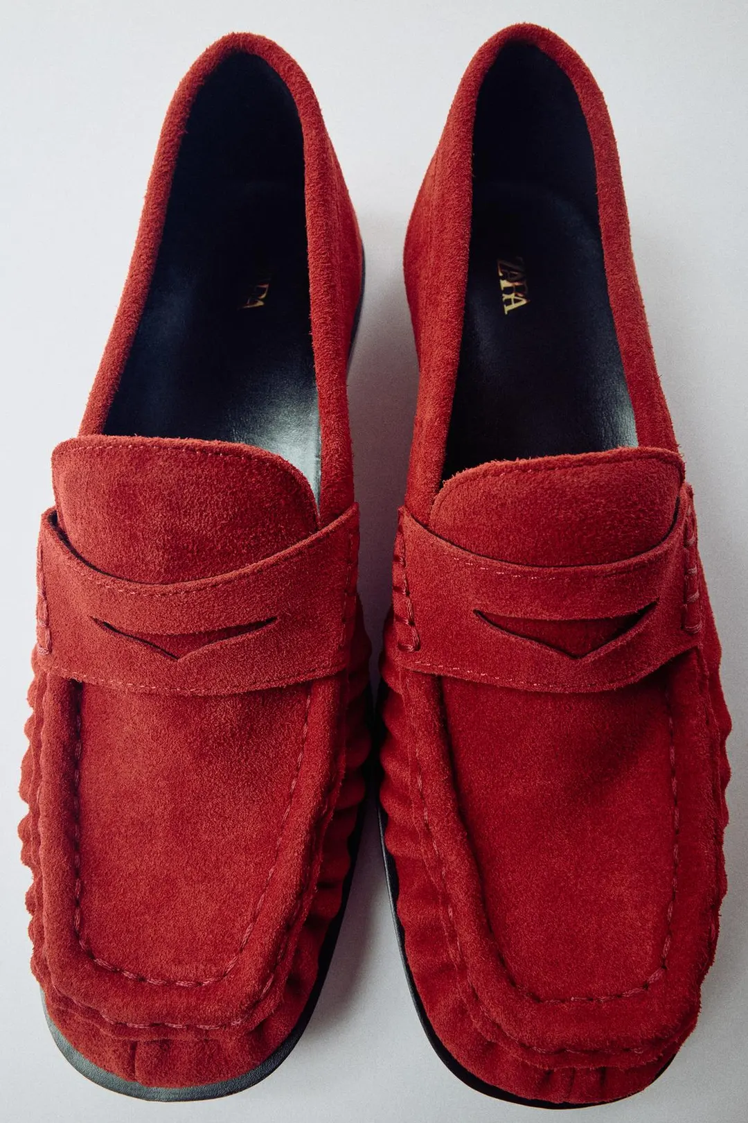 Кожаные лоферы со сборками, Zara