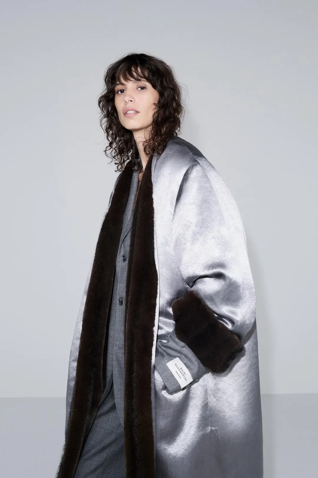 Пальто двустороннее из контрастного искусственного меха, Zara