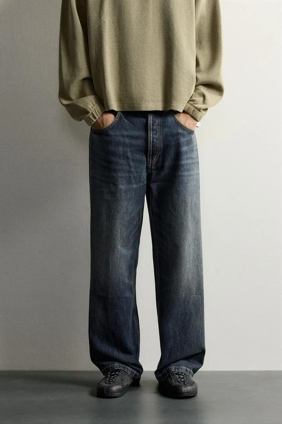 Широкие укороченные джинсы с хлястиком, Zara