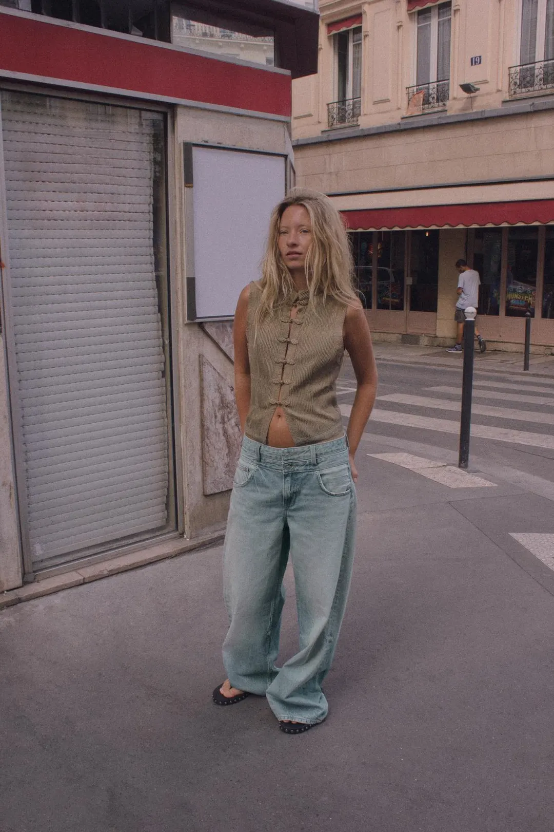 Плиссированный жилет с застежкой в китайском стиле, Zara