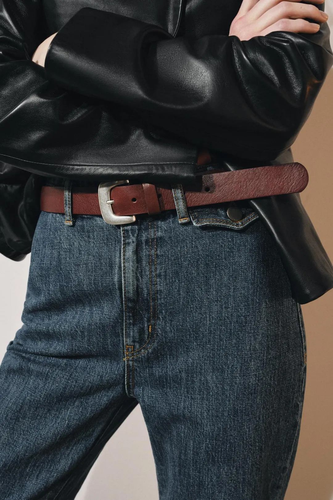 Ремень из 100% кожи с металлической пряжкой, Zara