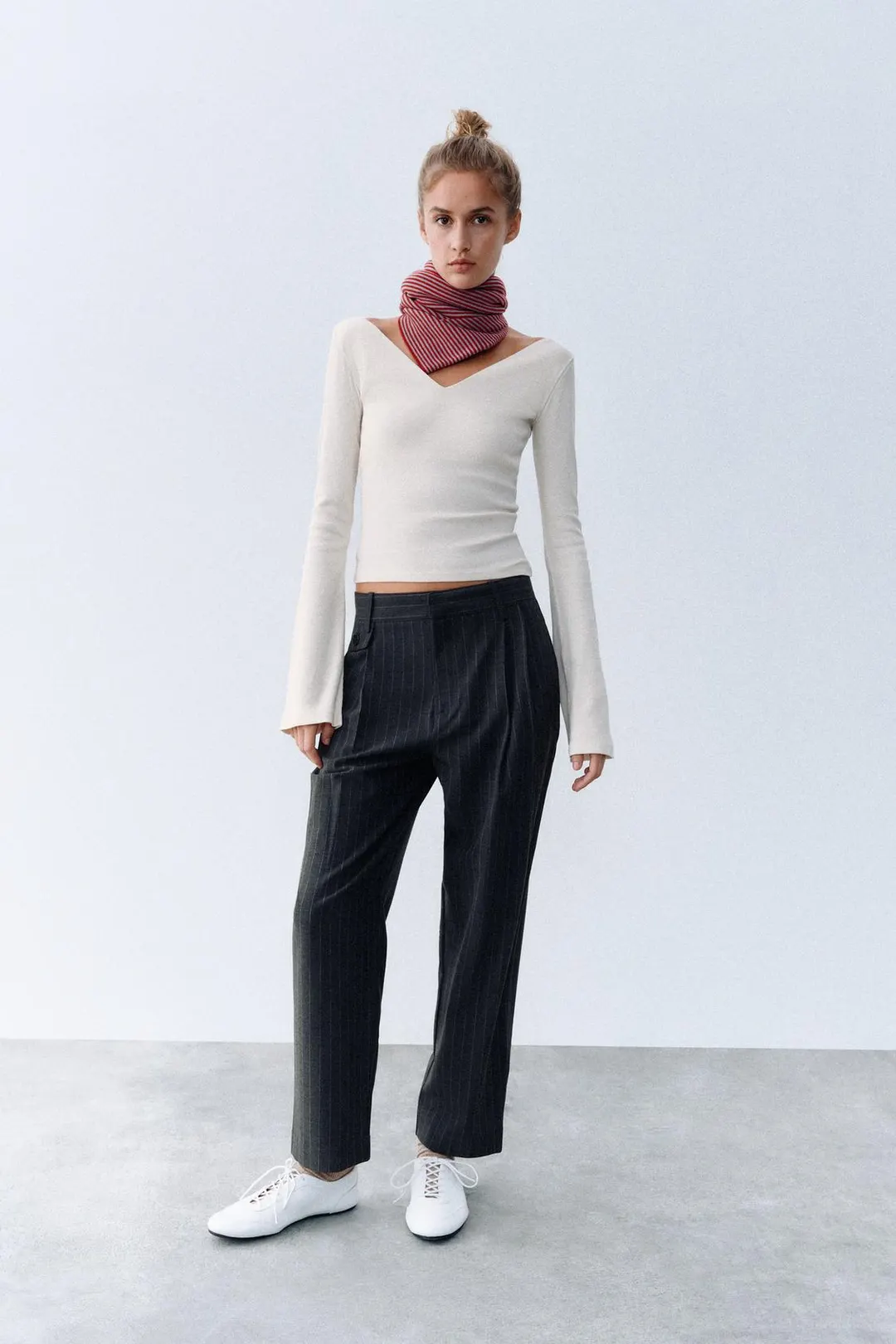 Топ в рубчик с V-образным вырезом, Zara