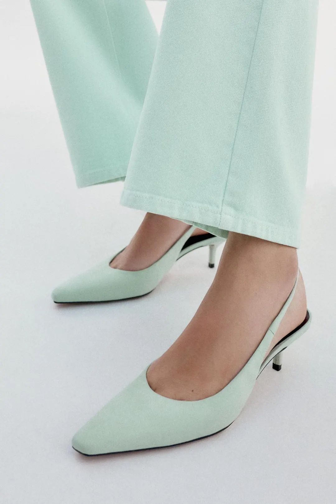 Туфли из замши на каблуке kitten heel, Zara