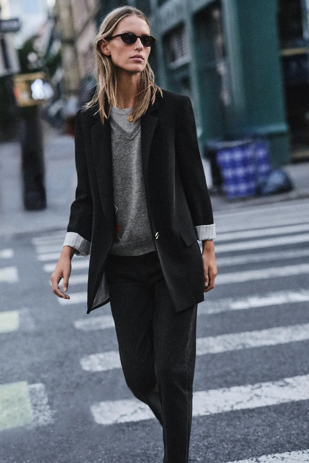 Блейзер с подплечниками и принтованными манжетами, Zara