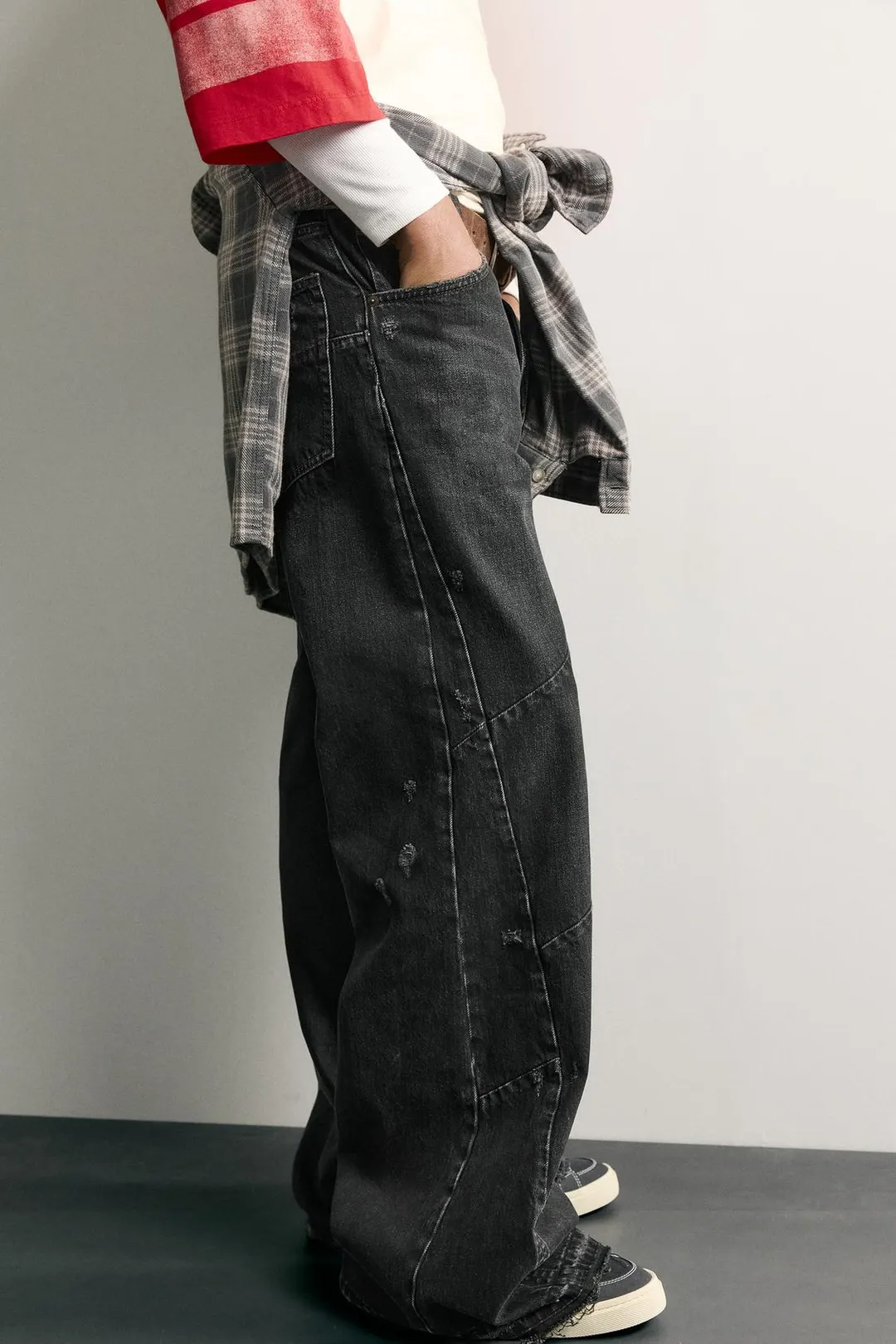 Джинсы клеш с декоративными швами, Zara