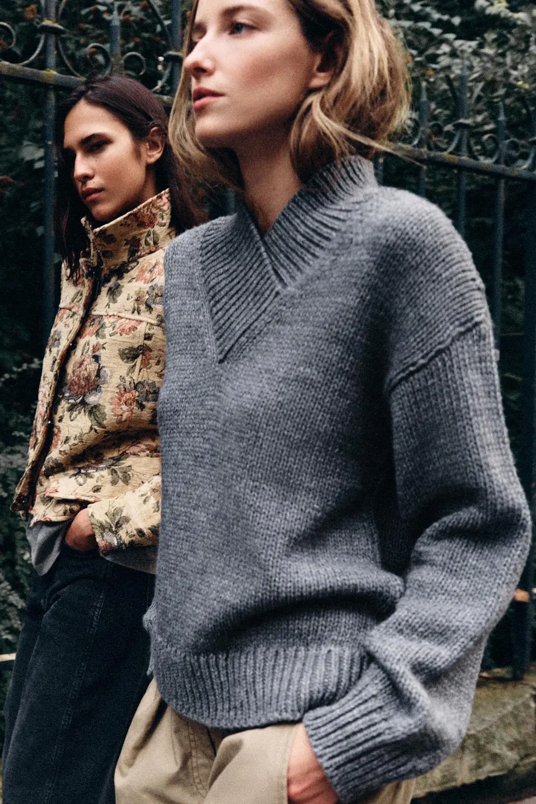 Вязаный свитер с V-образным вырезом, Zara
