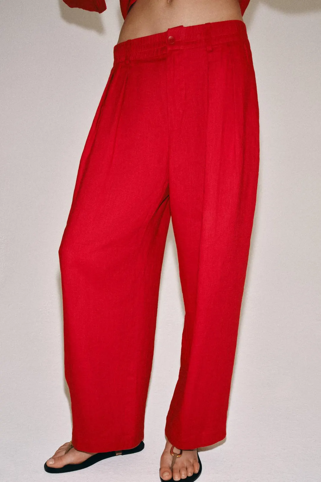 Брюки ZW Collection со складками из 100% льна, Zara