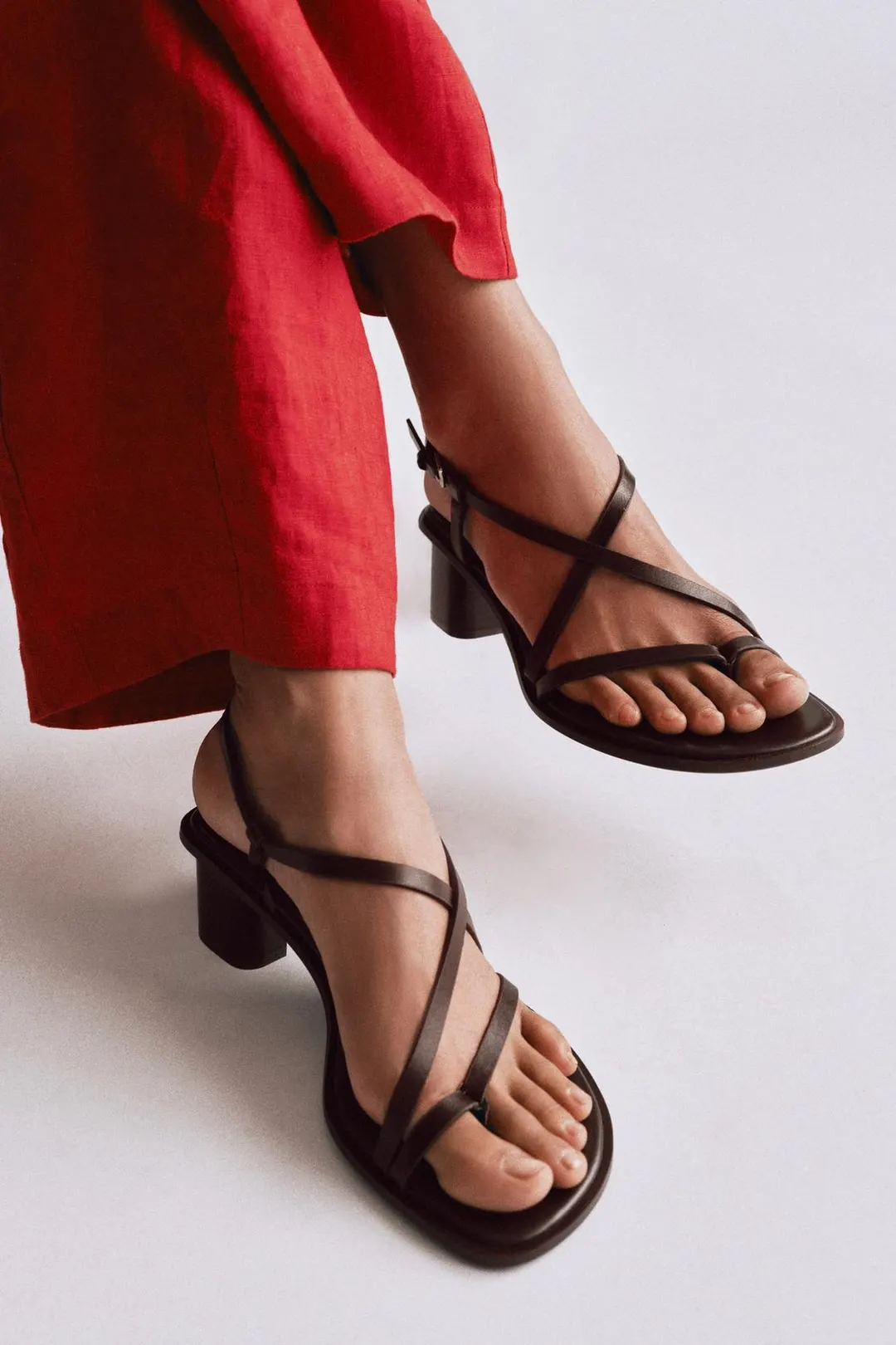 Кожаные босоножки на широком каблуке, Zara