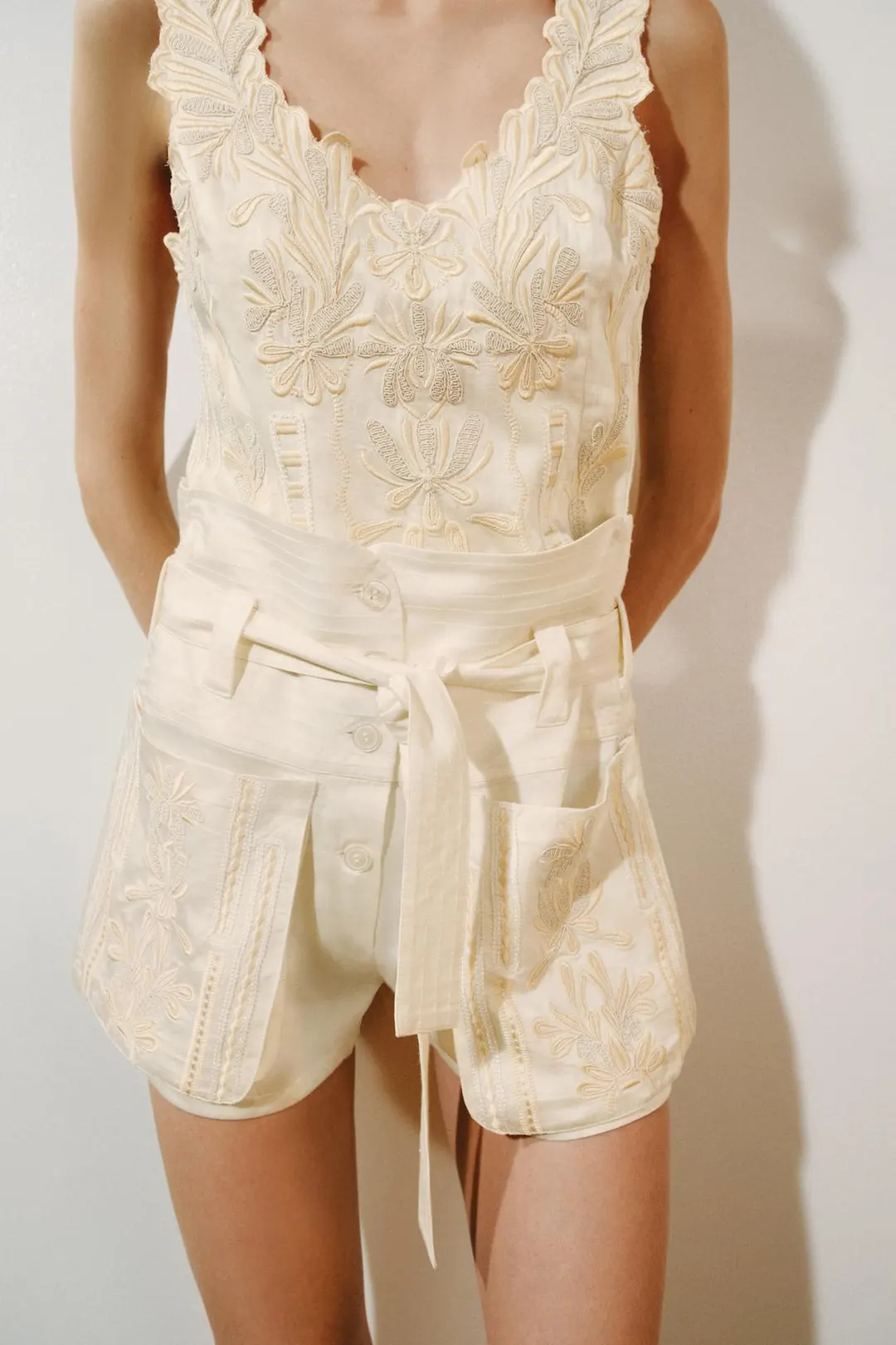 Бермуды с вышивкой ZW Collection, Zara