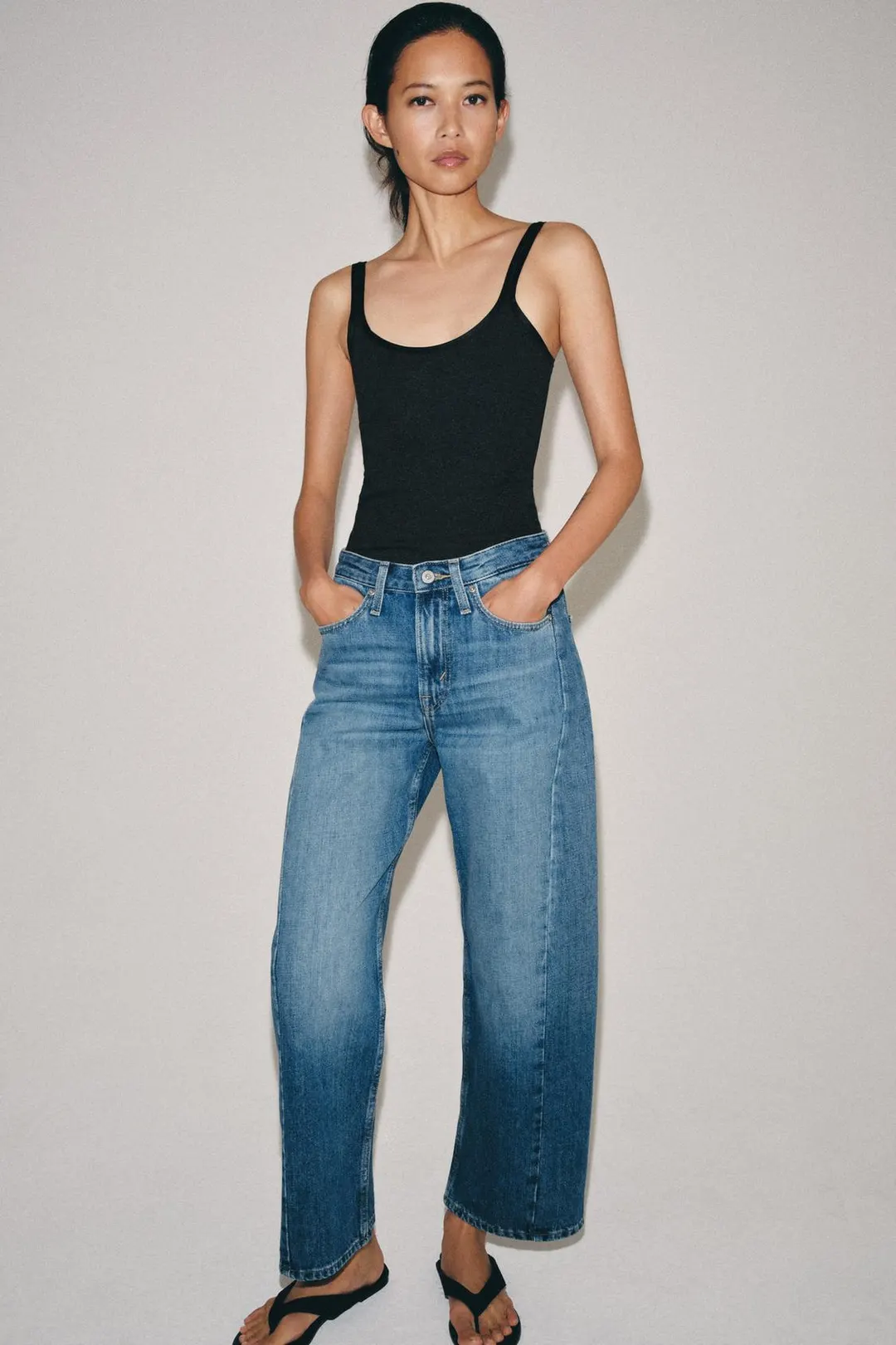 Джинсы ZW Collection укороченные свободного кроя со средней посадкой, Zara