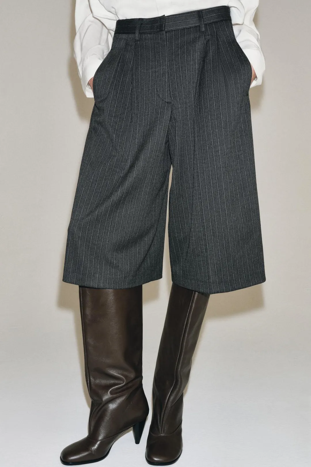 Шорты-бермуды в полоску с плиссировкой ZW Collection, Zara