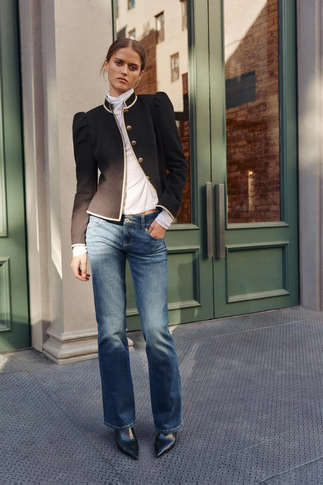 Блейзер с контрастной отделкой, Zara