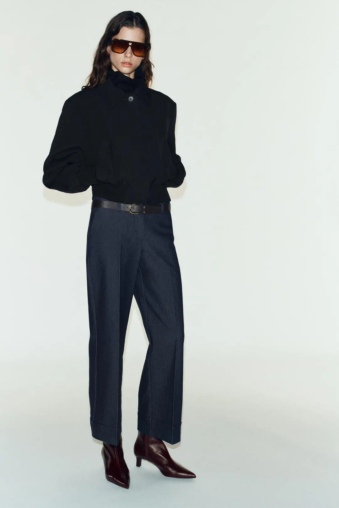 Брюки с поясом и отворотами, Zara