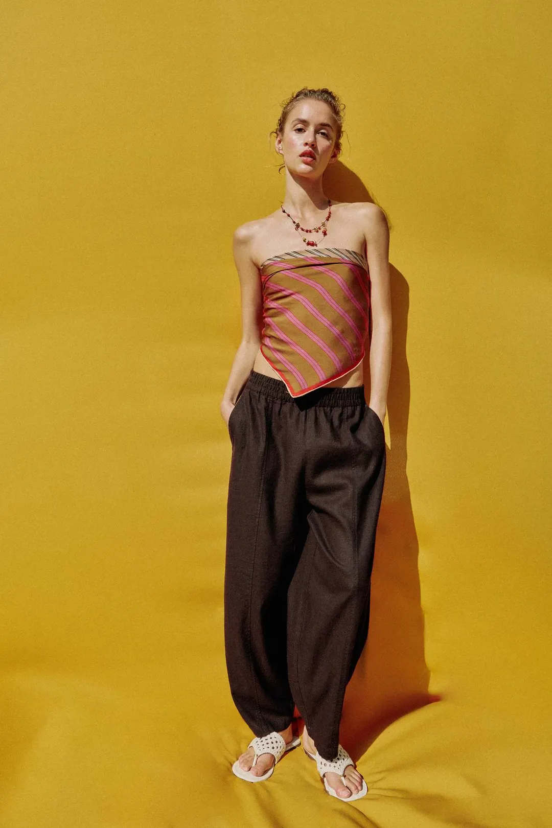 Брюки силуэта barrel из смесового льна, Zara
