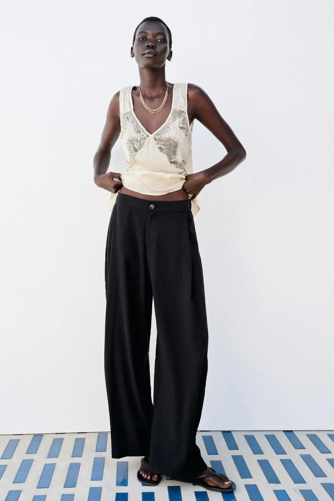 Струящиеся брюки силуэта barrel, Zara