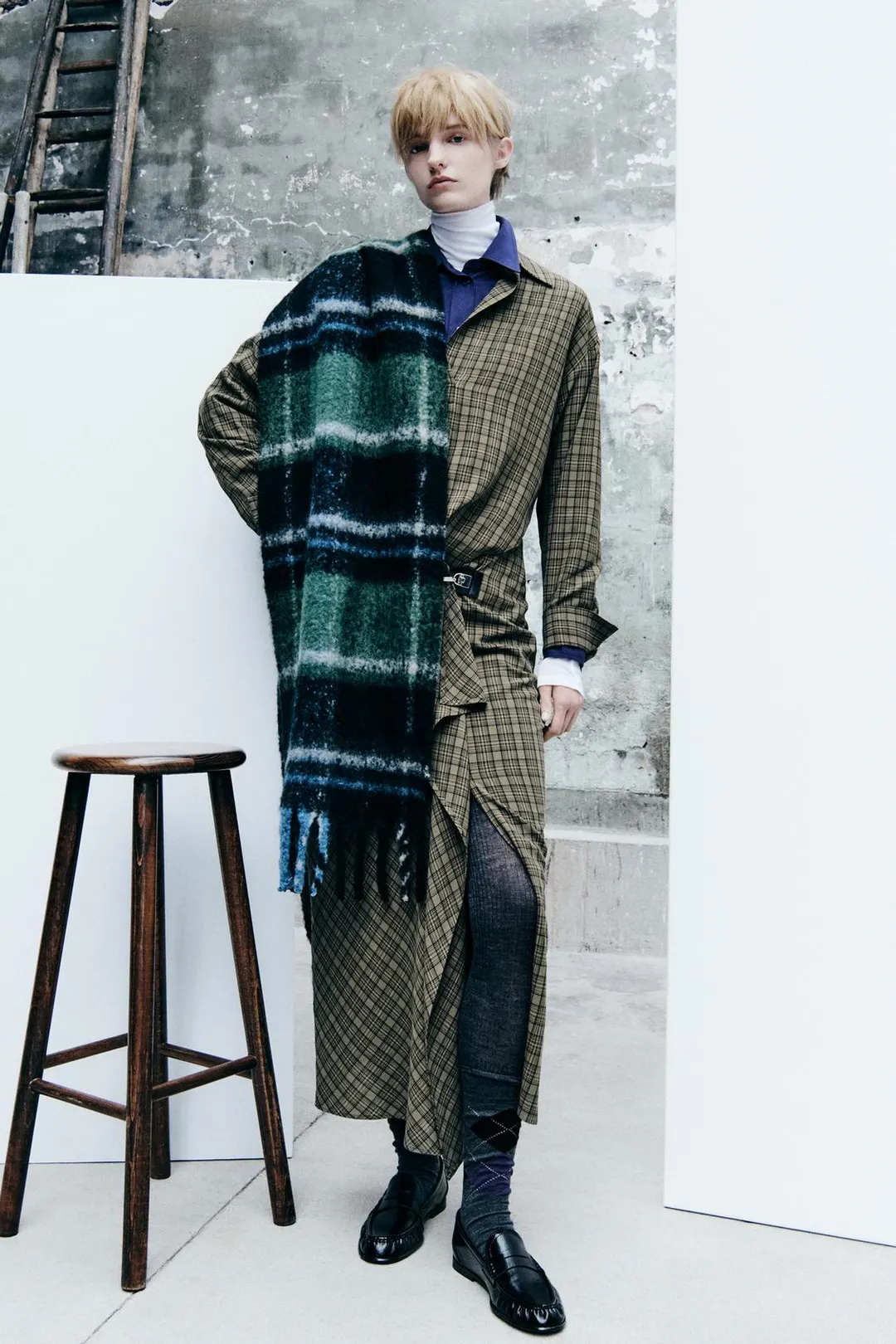 Платье миди в клетку с металлической фурнитурой, Zara