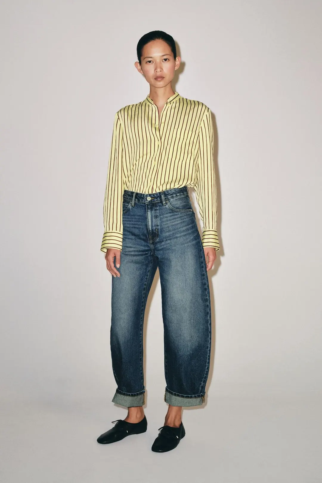 Джинсы ZW Collection силуэта balloon средней посадки с отворотами, Zara