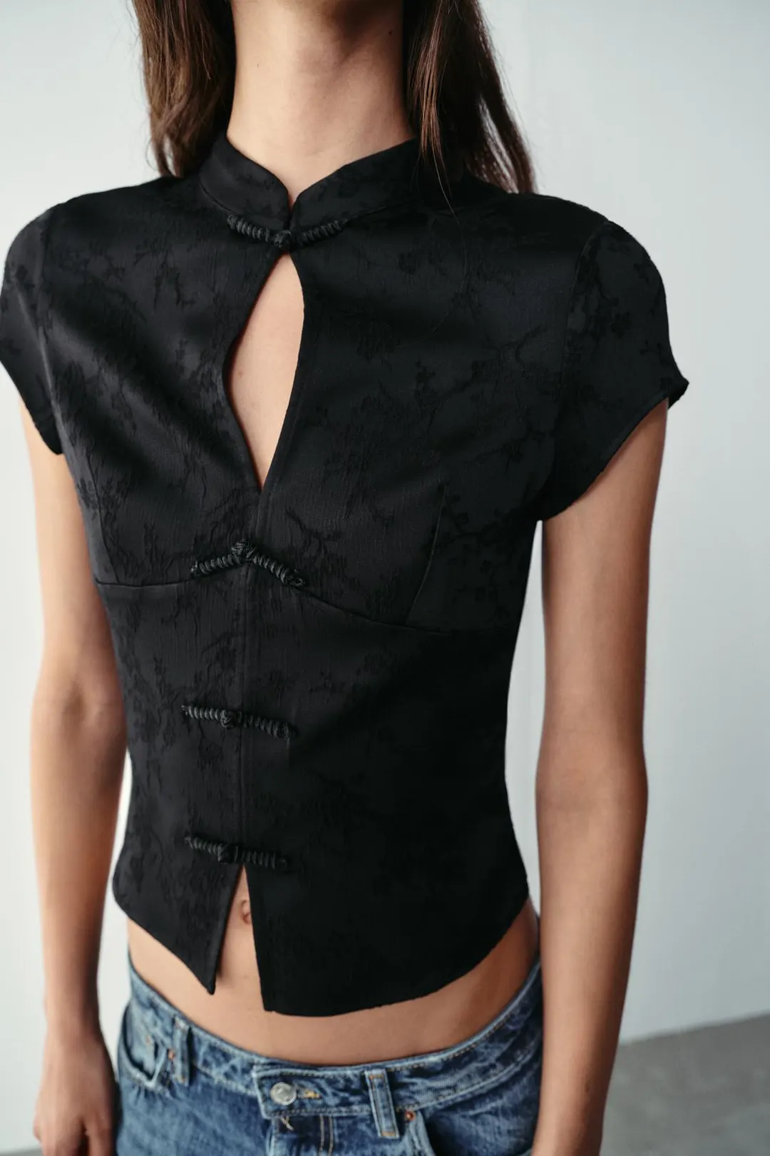 Жаккардовый топ с застежкой на навесные петли, Zara