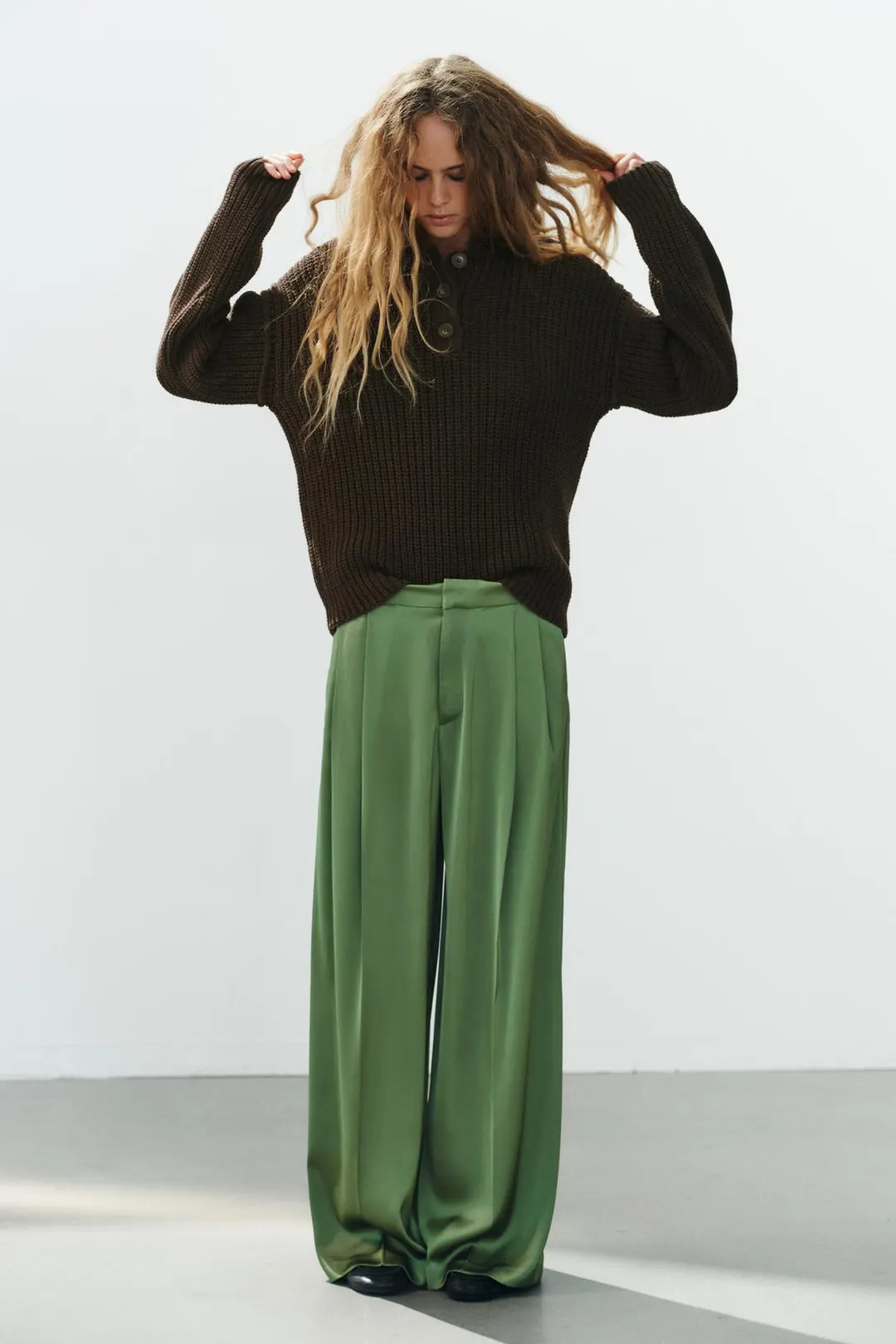 Брюки атласные плиссированные, Zara