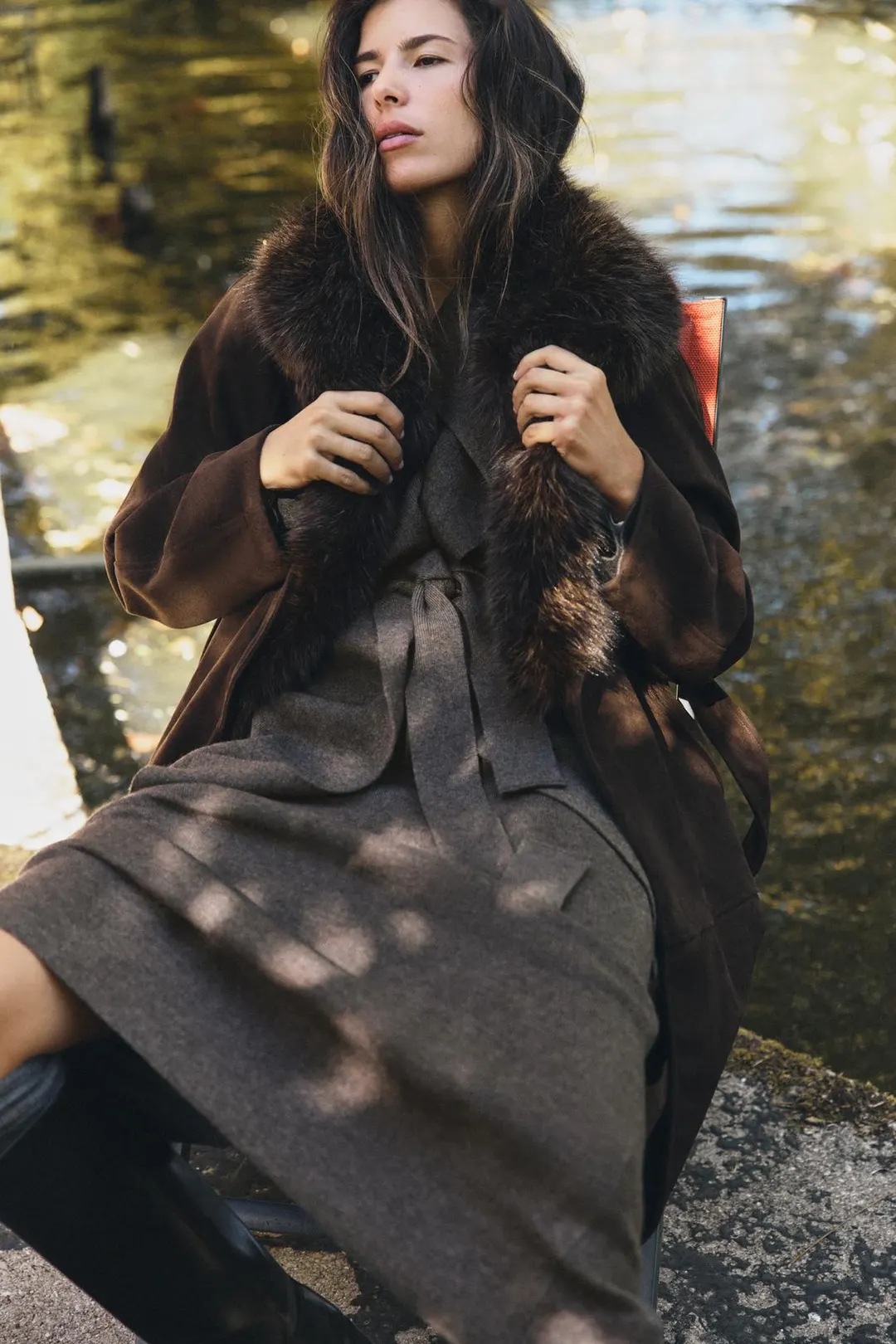 Пальто с поясом и воротником из искусственного меха, Zara