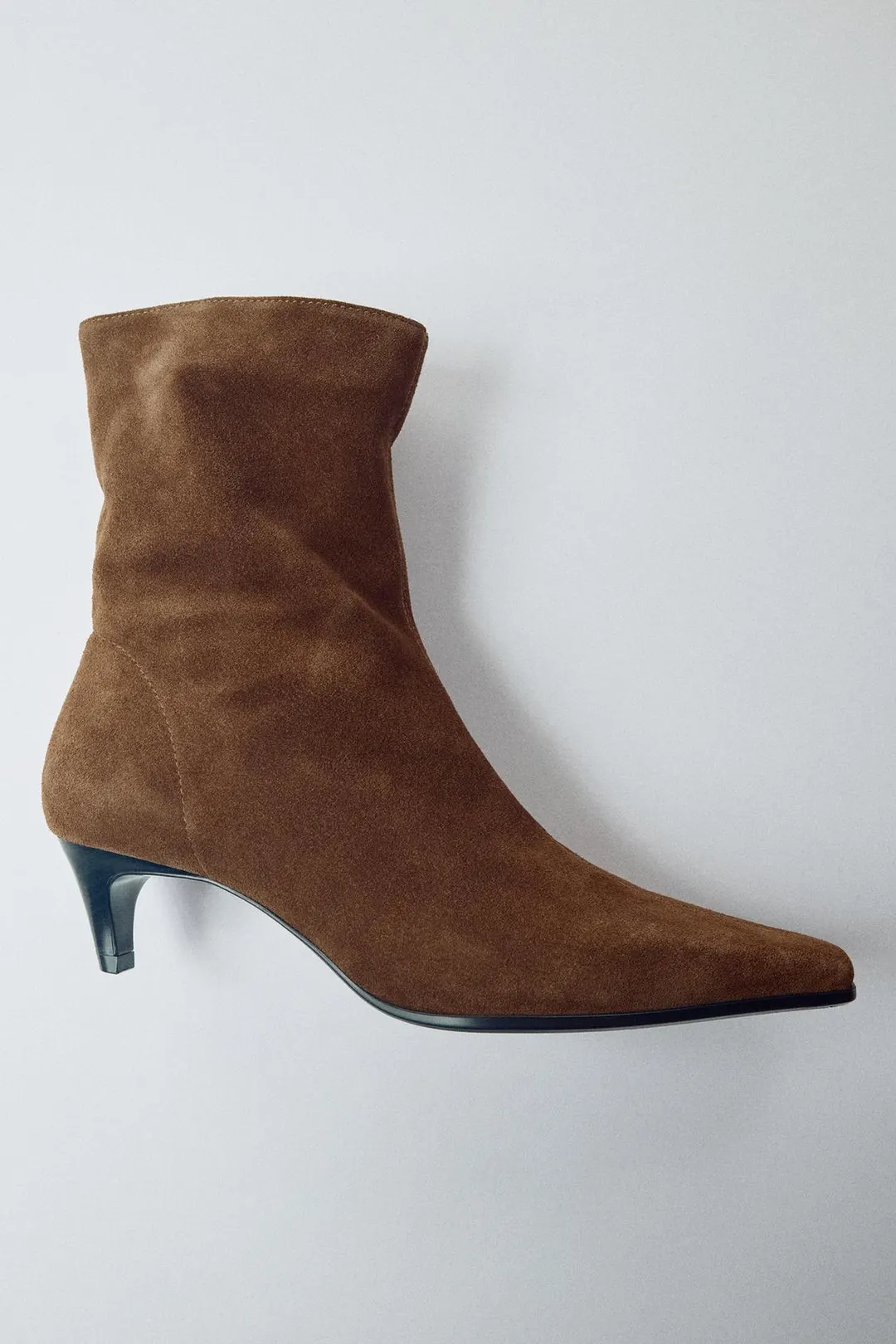 Ботильоны из замшевого спилка на каблуке-рюмочке, Zara