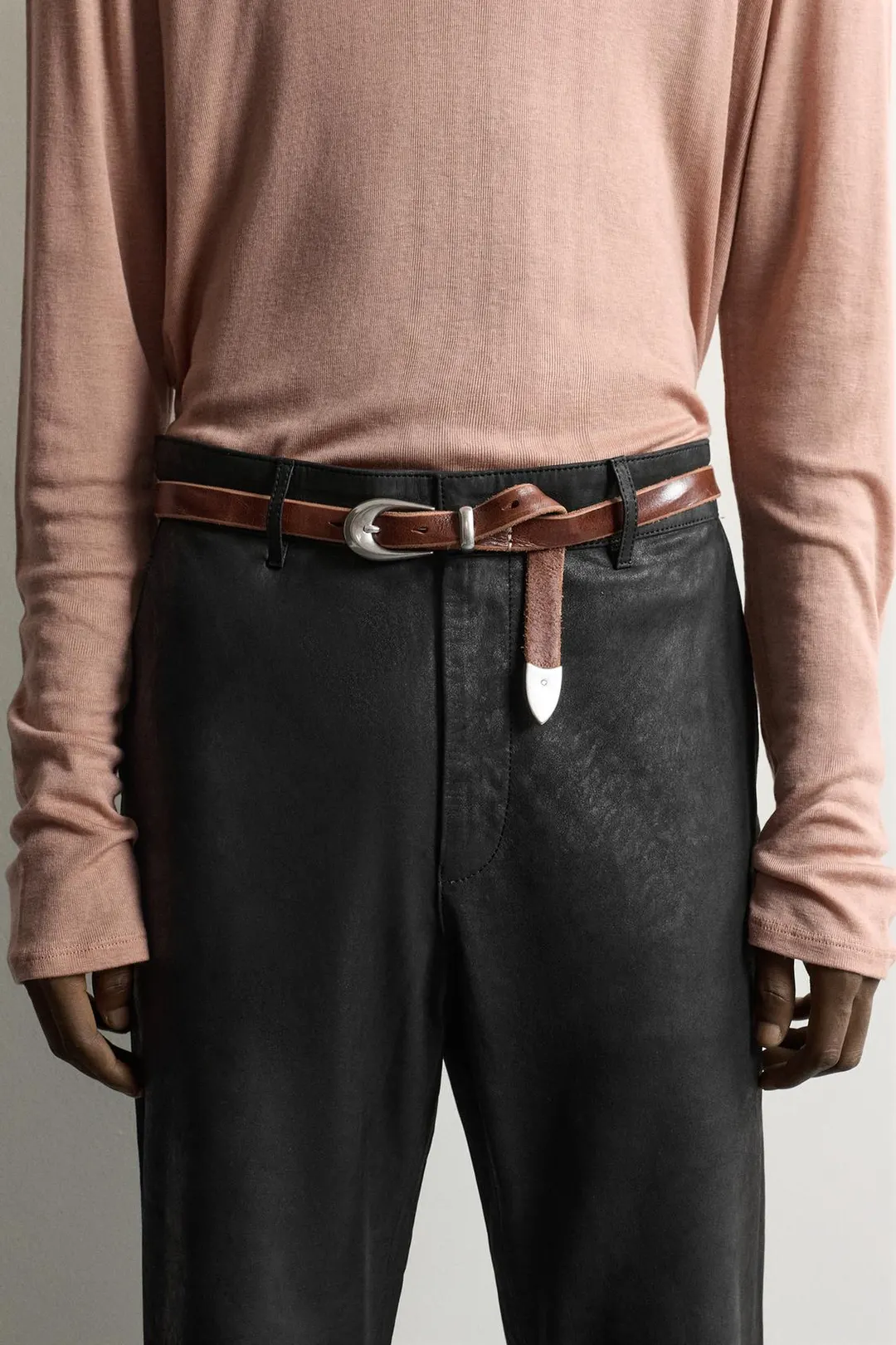 Ремень с кожаным наконечником, Zara