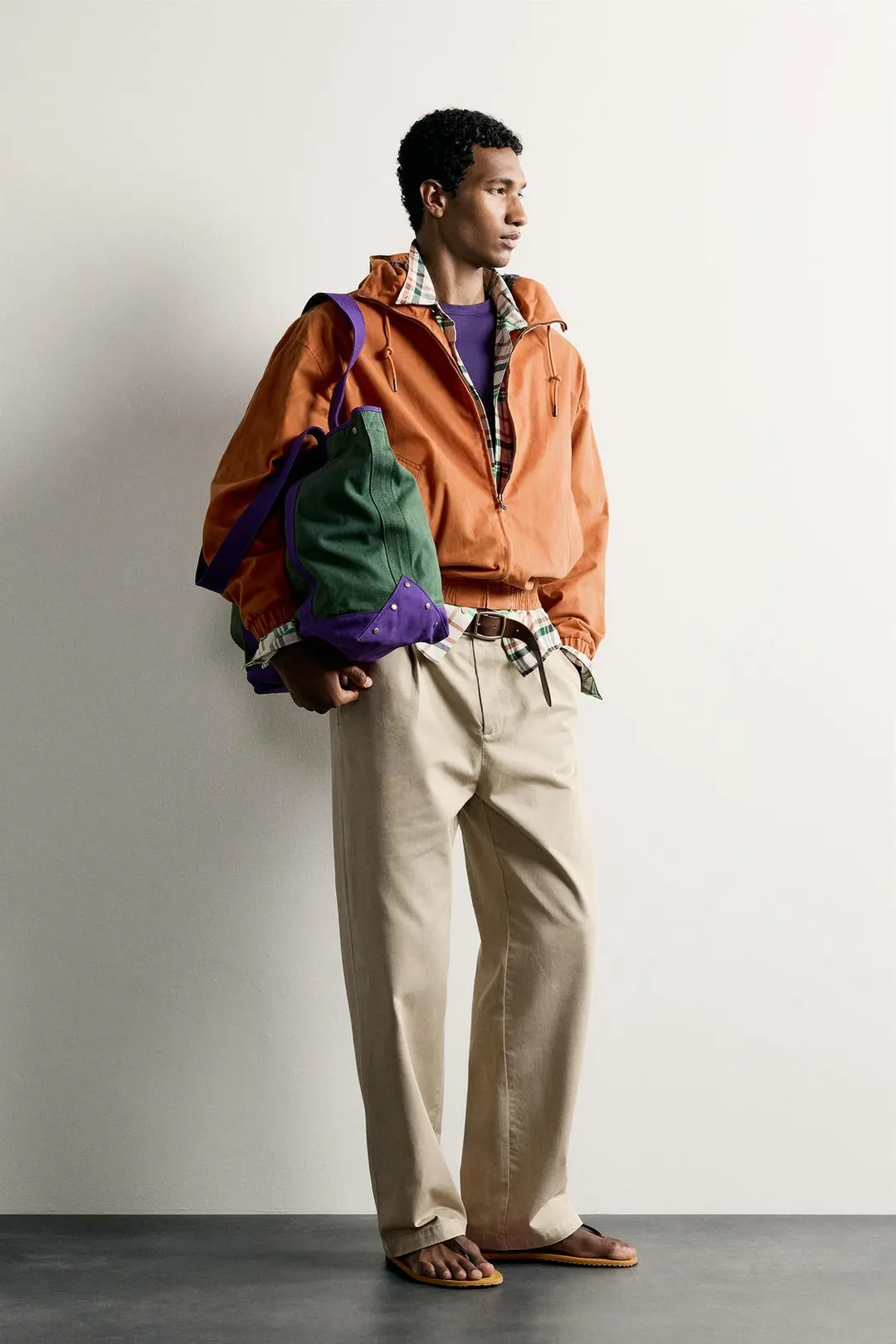 Чиносы свободного кроя со складками, Zara